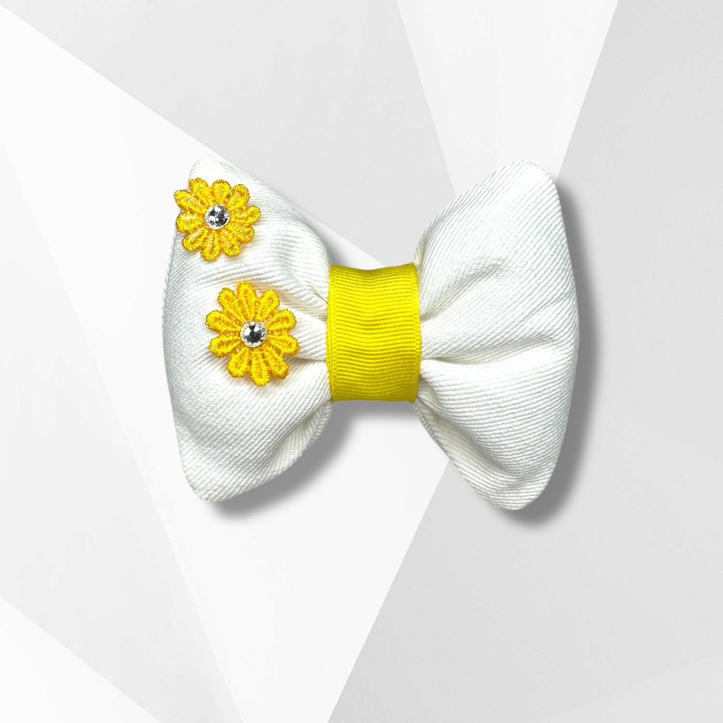 Luxury Easter Daisy Dog Hair Bow – Handmade Spring Bow with Sparkling Crystals